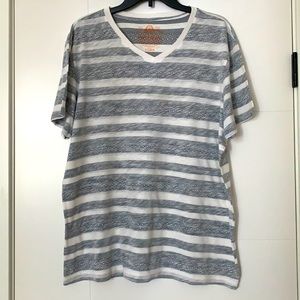 Men’s V-neck t-shirt